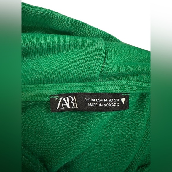 ZARA Green Cropped Hoodie Berlin 1990 Graphic Pullover Sweatshirt Women’s M - Picture 7 of 8